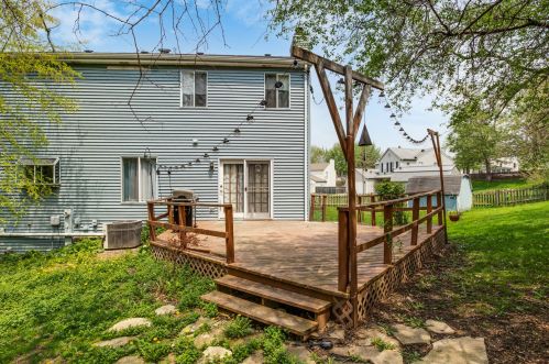 1108 Lightning Trl, Carol Stream, IL 60188-9191
