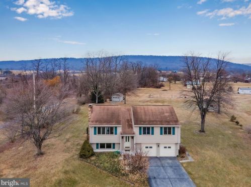 8130 Rabbit Ln, Harrisburg, PA 17112-9035