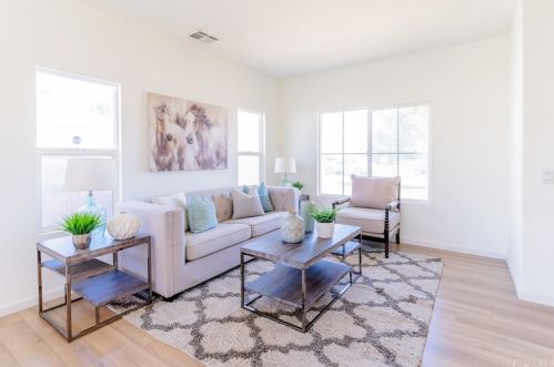 2053 Avenue, Lancaster, CA