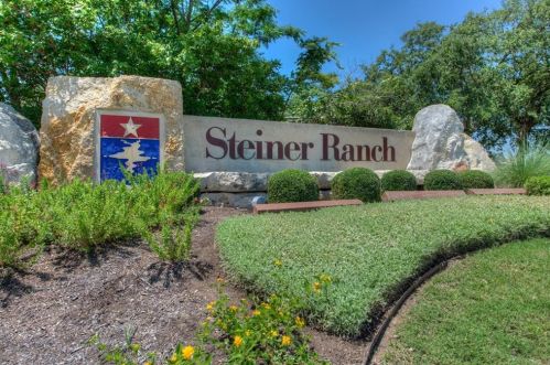 3921 Cyn Gln Cir, Austin TX  78732-2187 exterior