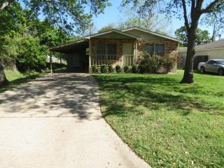 4513 Augusta Dr, Bryan TX  77803-0484 exterior