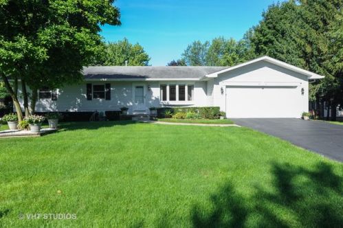 1050 Ferndale St, Gurnee, IL 60031-2273