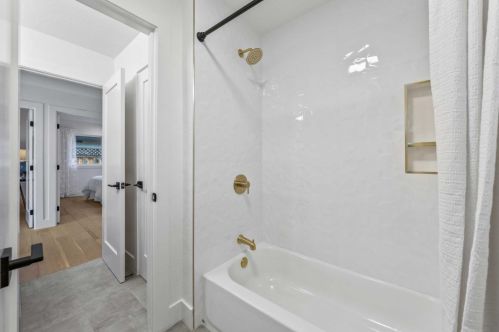 1335 Dunnock Way, Sunnyvale CA  94087-3441 exterior