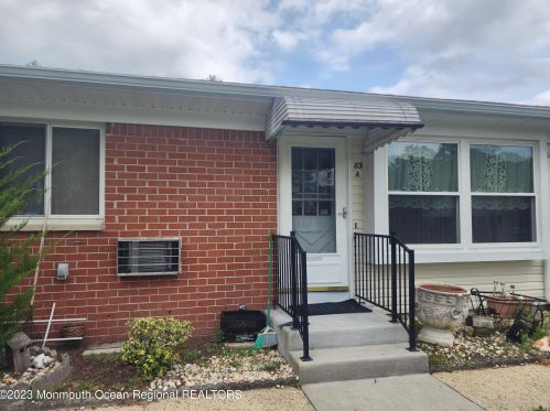83 Hudson Pkwy, Lakehurst, NJ 08759-6303