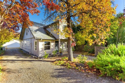 729 Dora St, Ukiah, CA 95482-5336