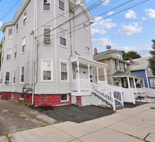 142 Dover St, Providence, RI 02908-3932