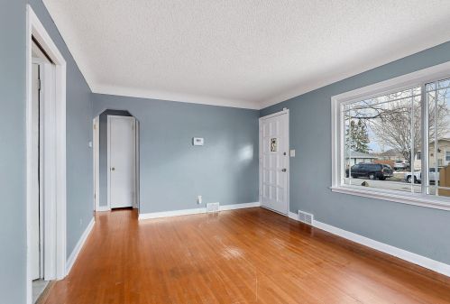 1349 6 St, Saint Paul MN  55106-4801 exterior