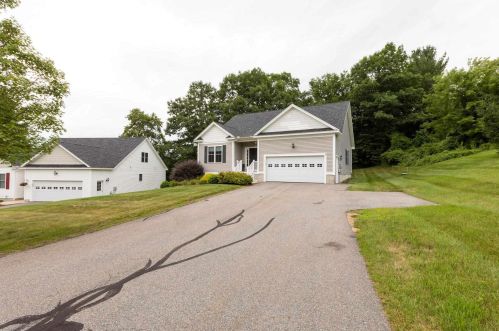2 Sugar Plum Ln, Londonderry, NH 03053-3300
