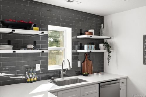 4555 Lincoln St, Englewood CO  80113-5732 exterior