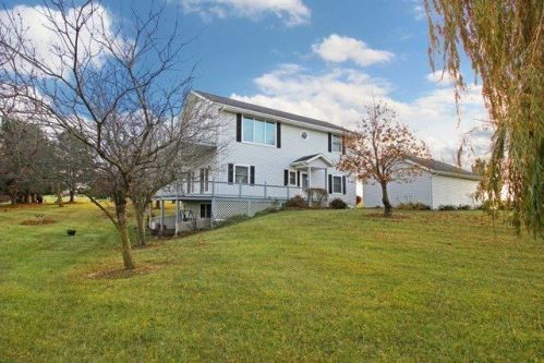 17-129 Lakeside Dr, Lanark, IL 61046