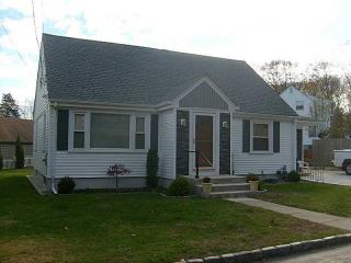 8 Morgan Ave, Providence, RI 02911-1219