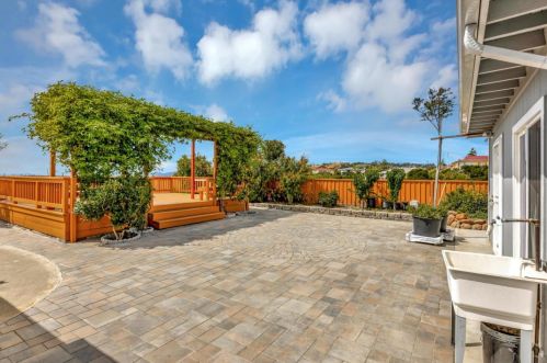 1924 Marineview Dr, San Leandro CA 94577-5315 exterior