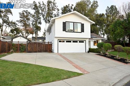 1796 Dawn St, Livermore, CA 94550-7302