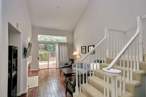1885 Caminito De La Montana, Glendale CA  91208-3044 exterior