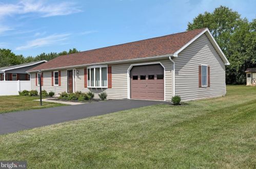 13823 Weaver Ave, Maugansville, MD 21767-9743