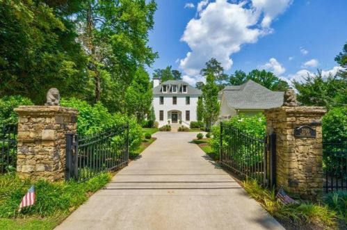 2799 Mabry Rd, Atlanta GA  30319-2828 exterior