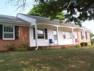 201 Arthur Cir, Charity, VA 24088-2505