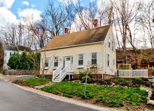 26 George St, Dover, NH 03820-4102