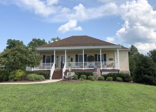 416 Valley Dr, Rustburg, VA 24588-4486