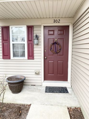 2219 Waterleaf Ct, Naperville, IL 60564-4971