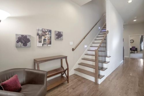 701 1st St, Fort Worth TX  76102-2705 exterior