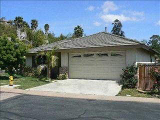 2061 Fiesta Gln, Escondido, CA 92027-1129