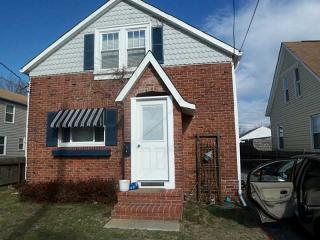 36 Oniska St, Warwick, RI 02889-9415