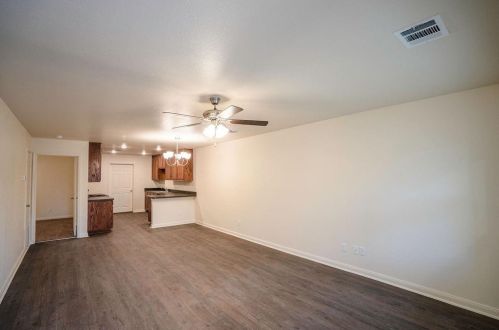 1034 Broadway Ave, Fort Worth TX  76104-1159 exterior