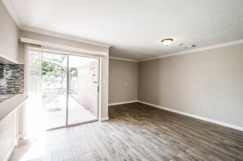 1008 Collins Rd, Richmond TX 77469-2745 exterior