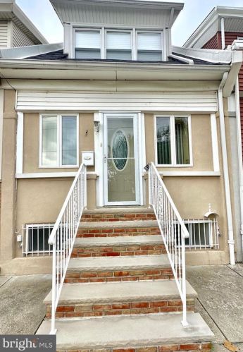 2607 13th St, Philadelphia, PA 19133-1105