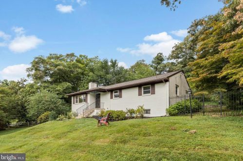 2018 Edgewater Pkwy, Silver Spring, MD 20903-1208