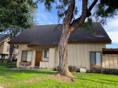 9628 Karmont Ave, South Gate, CA 90280-5409