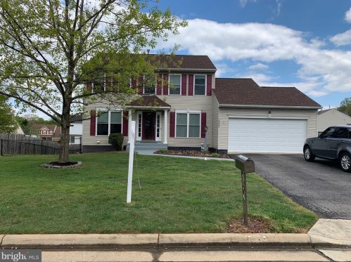 13839 Redstone Dr, Woodbridge, VA 22193-3854