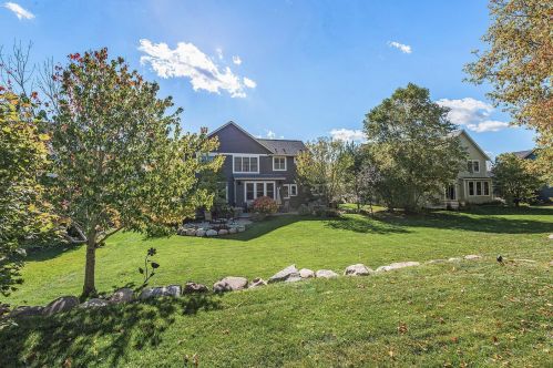 2332 Fieldstone Curv, Saint Paul MN  55129-6218 exterior