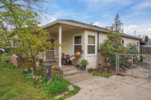 661 Grant Ave, Lodi, CA 95240-0907