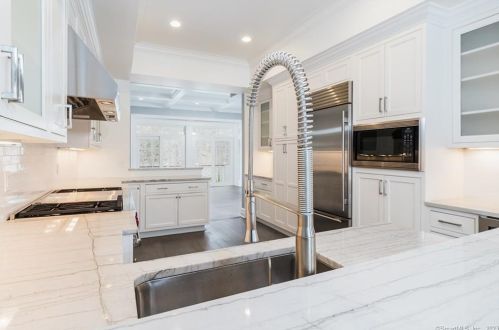 10 Trout Creek Rd, Huntington CT  06484-6234 exterior
