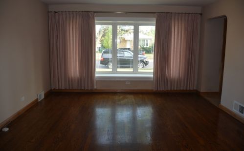 7344 Conrad Ave, Niles, IL 60714-2112