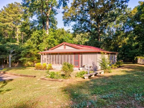 147 Wooten Dr, Holly Springs, GA 30114-9739