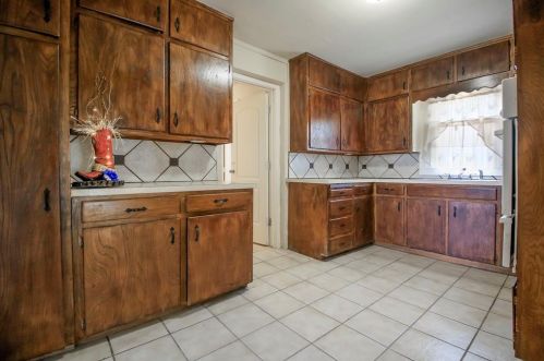 3325 25th St, Fort Worth TX  76106-3304 exterior