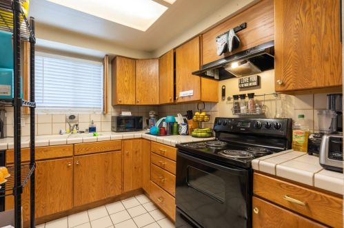 6188 Shadow Ln, Citrus Heights, CA 95621-6044