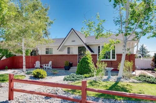 1080 Briarwood Dr, Denver CO exterior