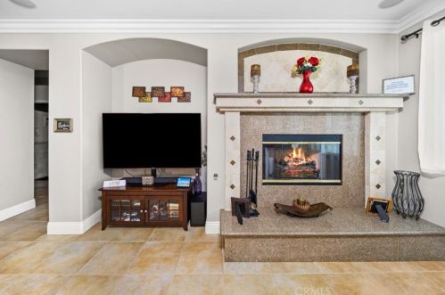 11364 Pondhurst Way, Riverside CA  92505-3471 exterior