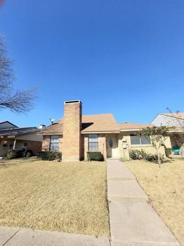 2025 Towngate Dr, Garland, TX 75041-4828