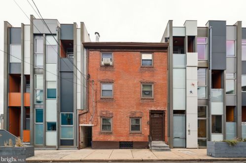155 Laurel St, Philadelphia, PA 19123-2315