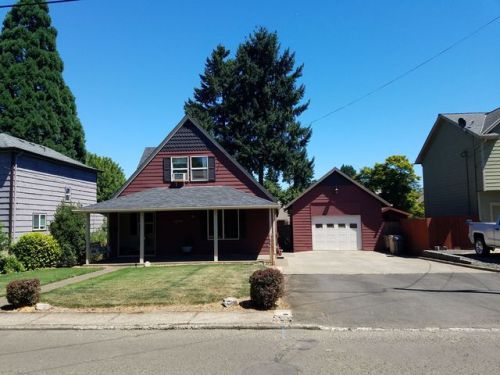1370 Ellis St, Dallas, OR 97338-2438