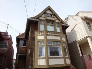 235 8th Ave, San Francisco CA  94118-2204 exterior