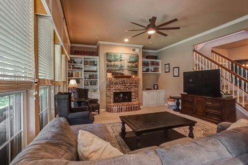 4812 Sunset Ridge Dr, Fort Worth, TX 76123-4612