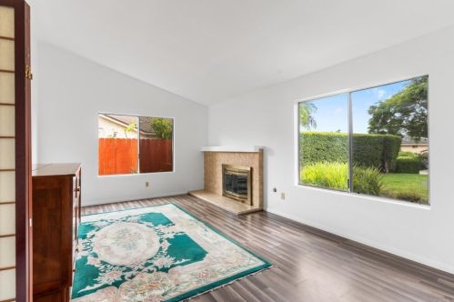 1914 Laurel Rd, Oceanside, CA 92054-6107