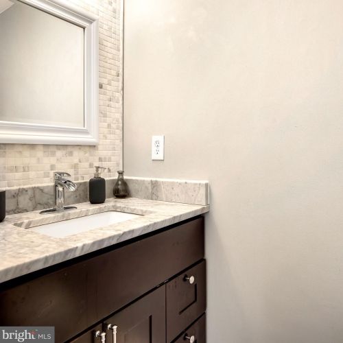 10383 Green Holly Ter, Silver Spring MD 20902-5803 exterior