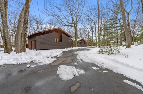 10 Downing Ln, Warwick, RI 02886-4229